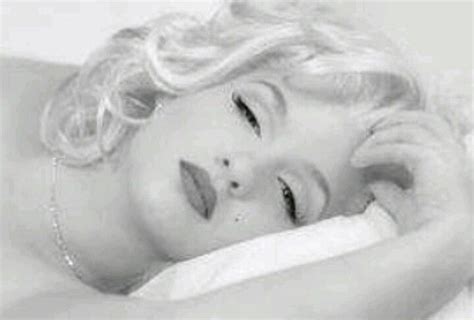 Pin By Lamya Alomairi On Modelling And Celebrities Marilyn Monroe