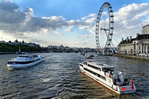 river thames cruise and 3 course meal for two discount package day out in london
