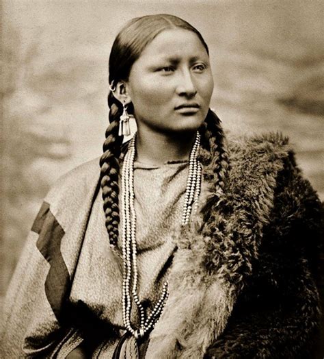 25 Stunning 19th Century Portraits Of Native America Women Wow