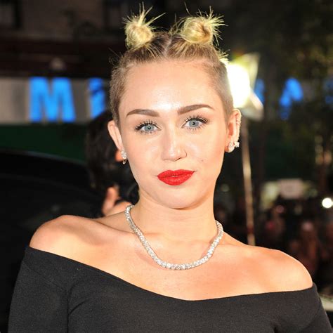 Miley Cyrus Hair And Makeup At Vmas 2013 Popsugar Beauty