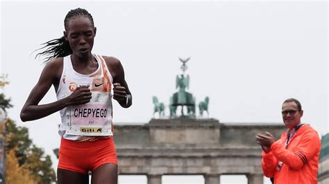 keniaanse atleten heersen  marathon van frankfurt rtl nieuws