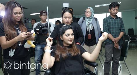 ashanty menangis lahiran tanpa ditemani anang hermansyah celeb