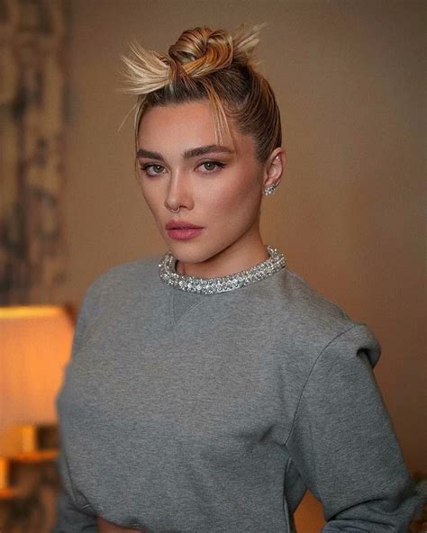 💎𝐗𝐐𝐔𝐈𝐒𝐈𝐓𝐄 𝐂𝐄𝐋𝐄𝐁𝐒💎 fan acct on twitter florence pugh is just