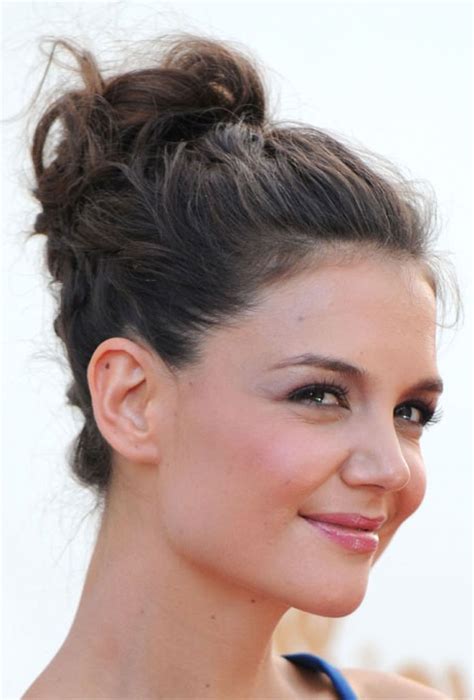 latest  cute messy bun hairstyle  women  wow style