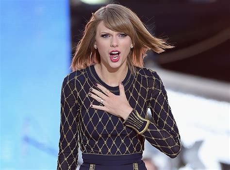 Taylor Swift Denies Nude Pictures Claim In Defiant Response To