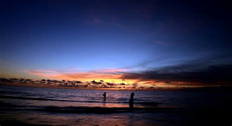 30 Gambar Pemandangan Matahari Terbenam Di Pantai