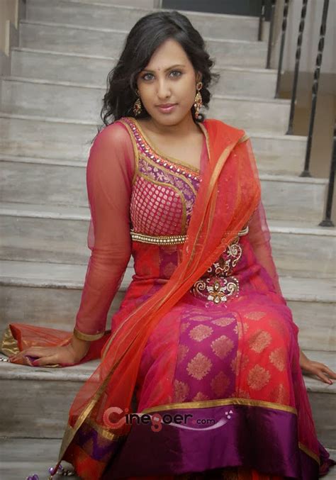 Actress Images Wallpapers Stills Telugu Actress