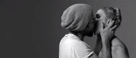 beautiful video of strangers kissing for the first time