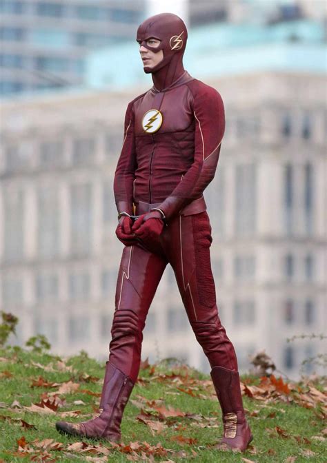 grant gustin responds to body shamers after the flash costume leakes