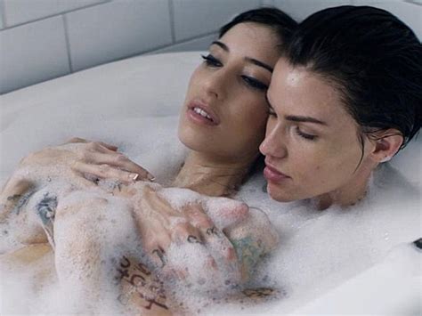 The Veronicas Lisa Origliasso Watches Her Sister Jessica Make Out With