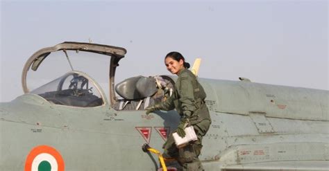 Ini Pilot Wanita India Pertama Yang Terbangkan Jet Tempur