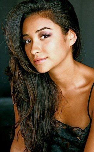 shay mitchell as zoey redbird amazing people in 2019 shay mitchell hair shay mitchell