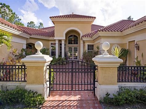 images  front courtyard ideas  pinterest front courtyard entry gates