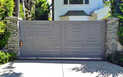 pin  fence  gate