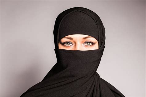 burqa emirati women clothing  uae