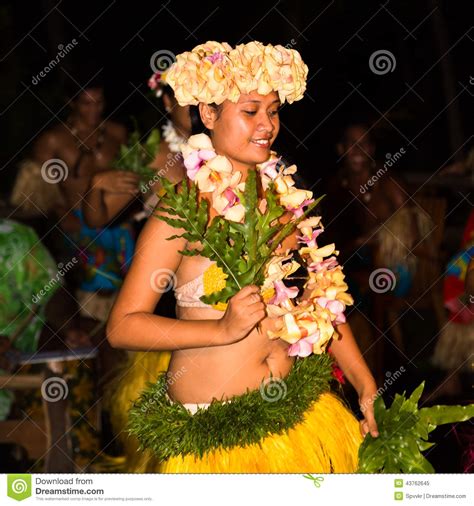 Traditional Dance By Polynesian Natives Editorial Image Image 43762645