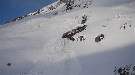 Rescuers At Scene After Switzerland Avalanche Metro Video