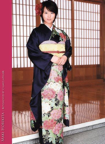 black patterned kimono for japanese teen