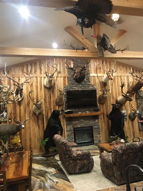 trophy rooms hunting hunting room decor hunting man cave deer mount decor deer antler decor