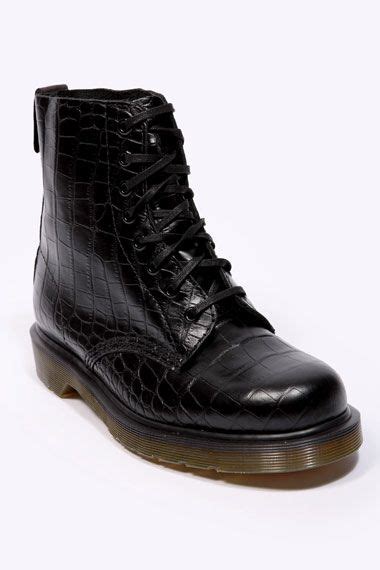 dr martens black crocodile pascal boots chaussure