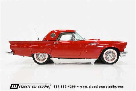 ford thunderbird classic car studio