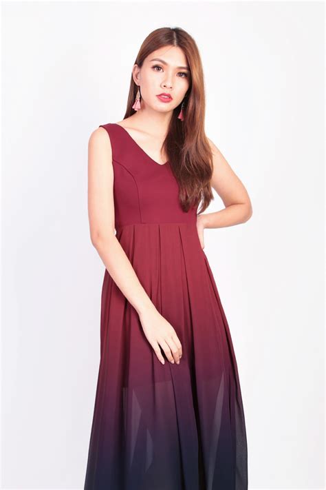 jazreel ombre maxi dress in wine red mgp