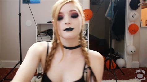 Coffincouple Goth Girlfriend Gives You A Sloppy Blowjob