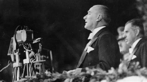 Atatürk Türklerin Babası Belgeseli 47 Yıl Sonra Ilk Kez Yayında