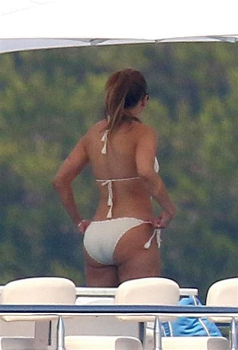 Celebrity In Bikini Jennifer Lopez With Beau Alex In