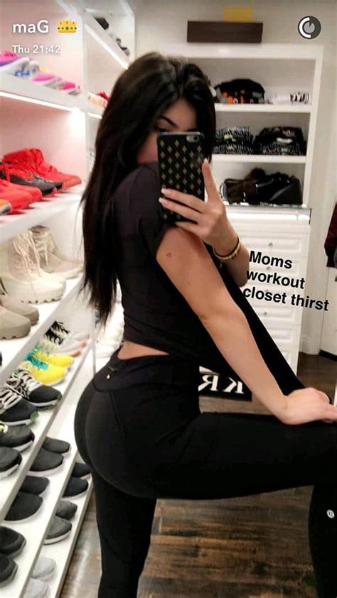 Kylie Jenner’s Booty Implants In Yoga Pants Girls In