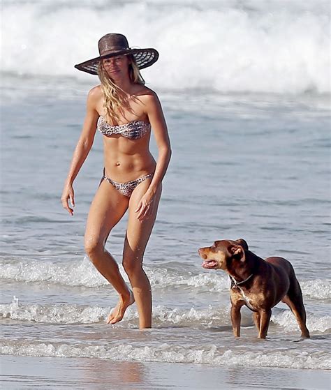 Gisele Bundchen Bikini Candids At A Beach In Costa Rica