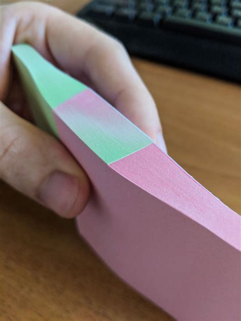 these two stacks of sticky notes oddlysatisfying
