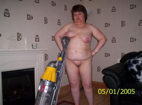 naked mature bbw wife does housework