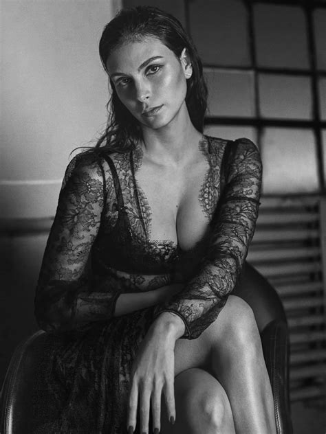Morena Baccarin Sexy 16 Photos Thefappening