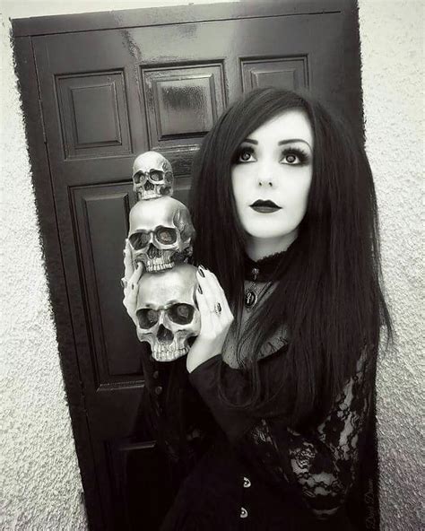 2 427 Likes 15 Comments Metal Goth And Alt Girls