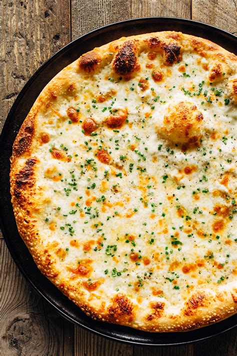 creamiest alfredo pizza recipe kitchen konfidence