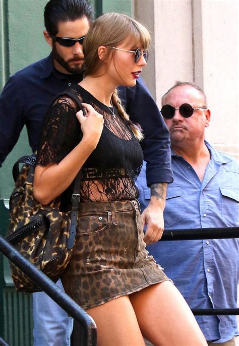 Oops Singer Taylor Swift Upskirt In New York Scandal