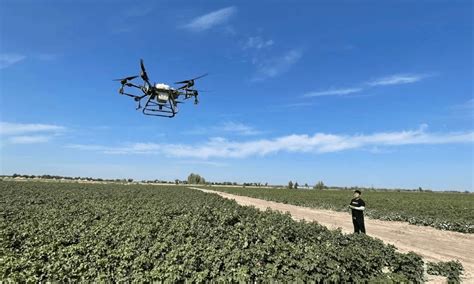 agriculture dronepesticide sprayerunmanned aircraftuse  drones  agriculture crop