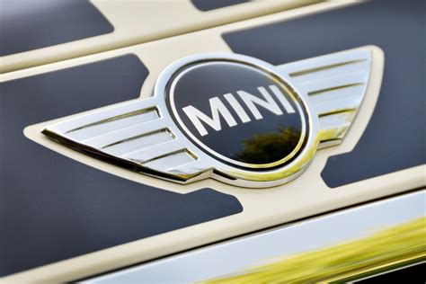 generation mini      variants automotive news europe