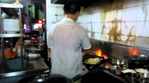 wok cooking at a fine chinese restaurant cafe in jiande city xin anjiang youtube