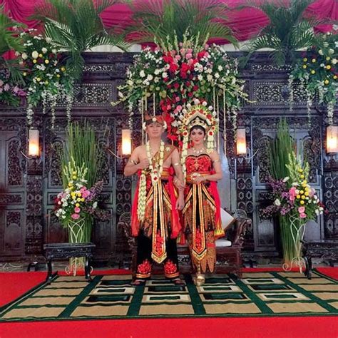 prosesi pernikahan adat osing banyuwangi jawa timur pesona wisata indonesia