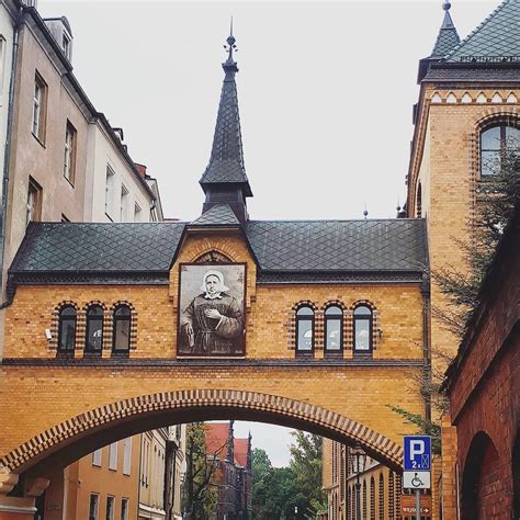 reasons  visit wroclaw polands prettiest city travelling jezebel