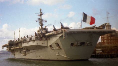 french navy fns foch   clemenceau class aircraft carrier