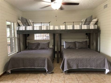 twin  queen bunk beds bunks bunkroom bunkbeds sleepingspace bedroom