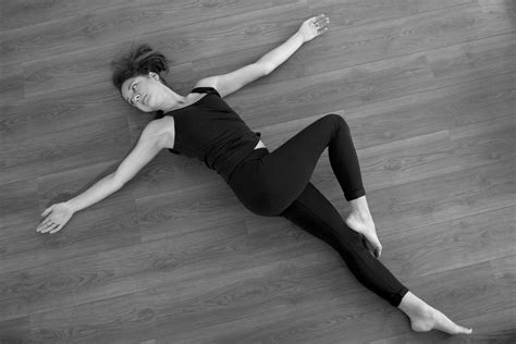 yoga poses   pain  scoliosis zoomzeeorg