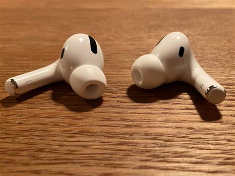 air pods volume    side  simple airpods hack  dramatically improve  sound