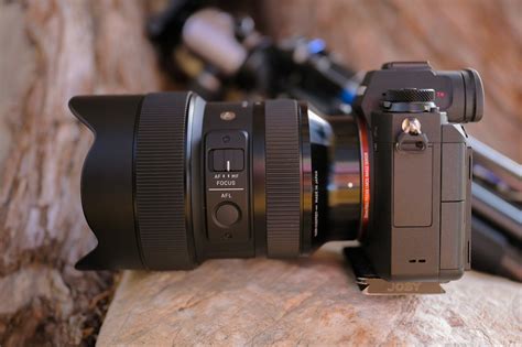 sigma  mm  dn art mirrorless lens review   sony fe