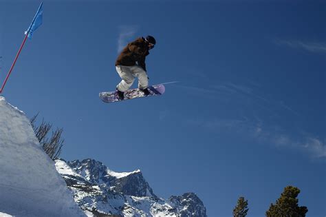 flying high     day  shooting snow sports flickr