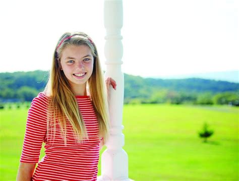 nyc agency to sign selinsgrove teen to modeling contract the daily item news