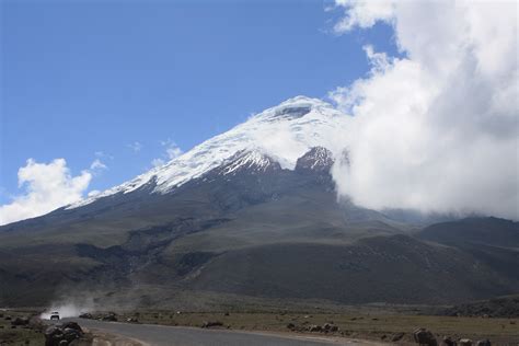 climbing cotopaxi volcanoone   highest  active volcanos   world nerd travels